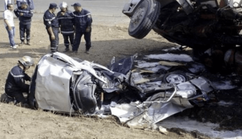 قتيلان في إصطدام بين سيارتين بشاحنة بأولاد ماضي في المسيلة