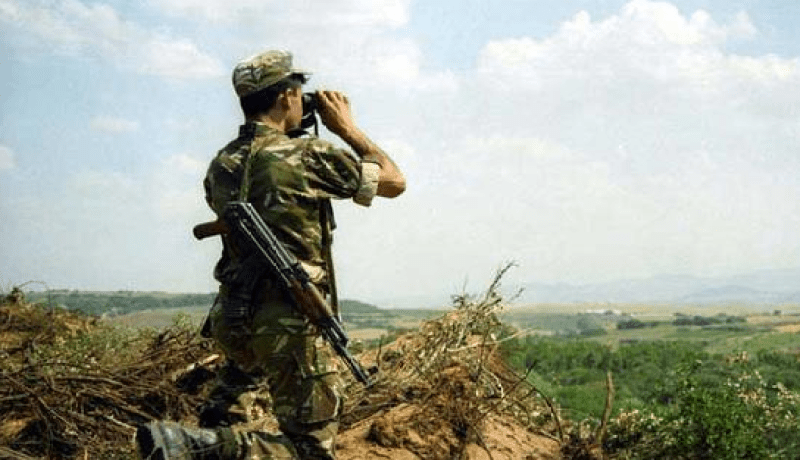 إرهابي يسلم نفسه بمعية عائلته وعائلتي إرهابيين آخرين بسكيكدة