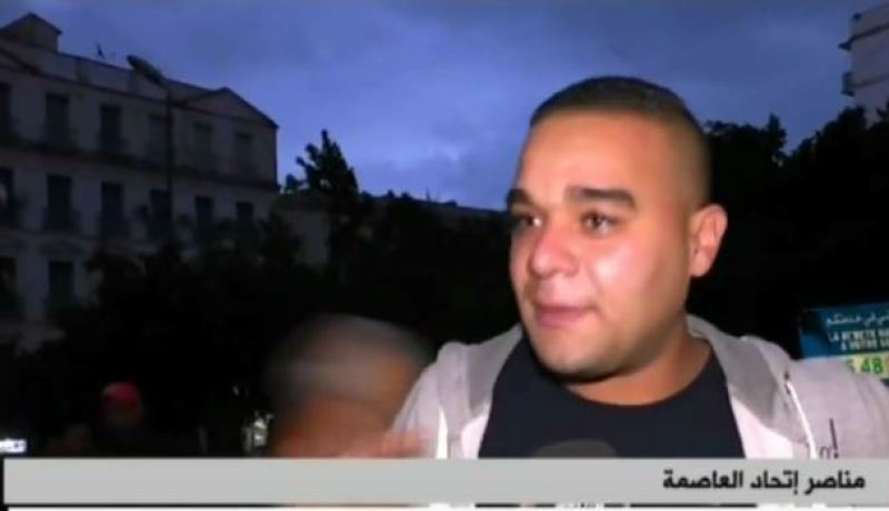 بالفيديو: “الكلاش” كاد يخرج الداربي العاصمي عن الإطار الرياضي