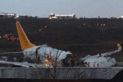 بالفيديو والصور.. تحطم طائرة بمطار إسطنبول ونجاة جميع الركاب