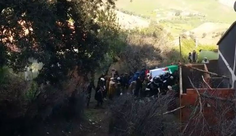 رُفاة الشهيد “علي بالي” تُزَفُّ بالزّغاريد في الغوافيلة بتيسمسيلت