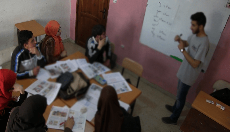 الاساتذة المضربون يتاجرون بأبنائكم في المستودعات