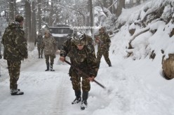 قتلى.. مدارس مغلقة وأزمة غاز بسبب الثلوج !