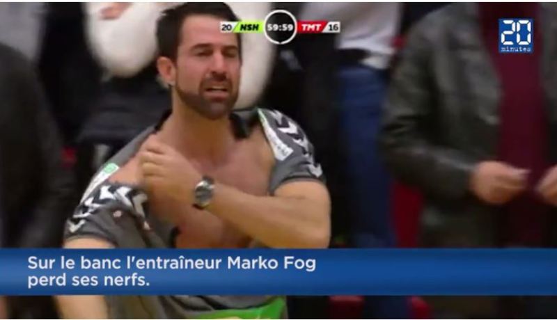بالفيديو يقطع ملابسه على طريقة hulk العجيب بعد خسارة فريقه