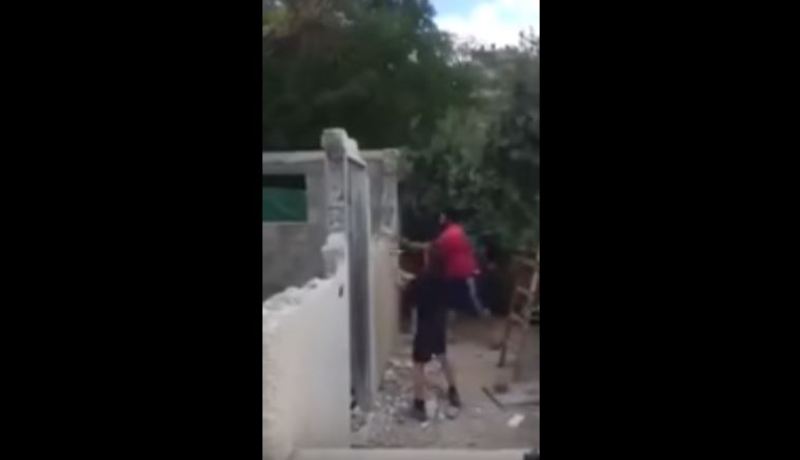 بالفيديو .. إسرائيل تجبر فلسطينيا على هدم منزله في القدس