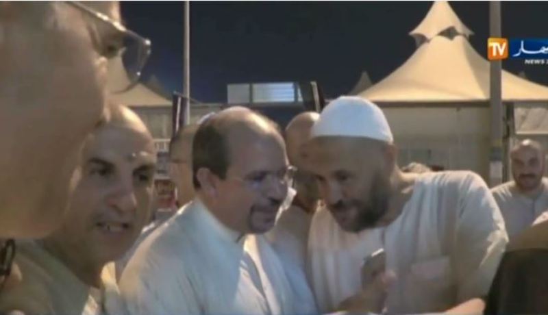 محمد عيسى يزور الحجاج الجزائريين للإطمئنان عليهم والإستماع إلى انشغالاتهم