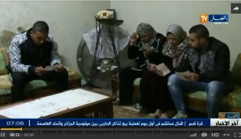 بالفيديو عائلة خطلة تعود إلى الجزائر بعد شهرين من احتجازها