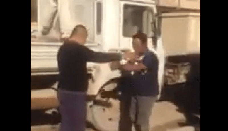 بالفيديو.. مصابان بالتريزوميا يلقنان درسا لشباب حرضهما على المصارعة