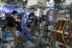 رواد الفضاء يقفون دقيقة صمت حدادا على ضحايا باريس على بعد 251 ميلا فوق الأرض