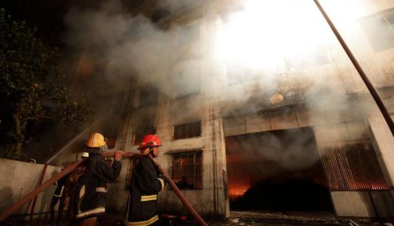 بنغلاديش: أكثر من 117 قتيلاً في حريق بمصنع ملابس