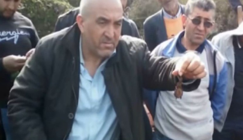 بالفيديو…العثور على ساعة في يد شهيد أثناء عملية إستخراج رفاة ببجاية