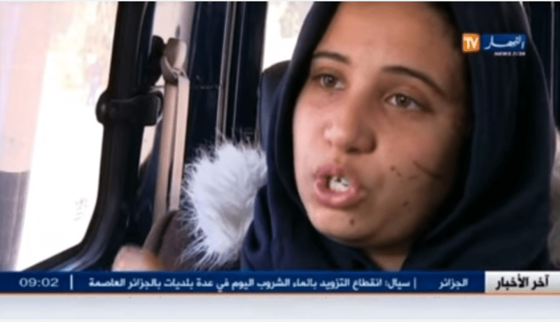 بالفيديو شجار عنيف بين طالبات جزائريات وافريقيات بالاسلحة البيضاء والسبب سروال