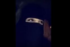 بالفيديو.. اعتقال شاب سعودي يقود سيارته مرتديا زي امرأة