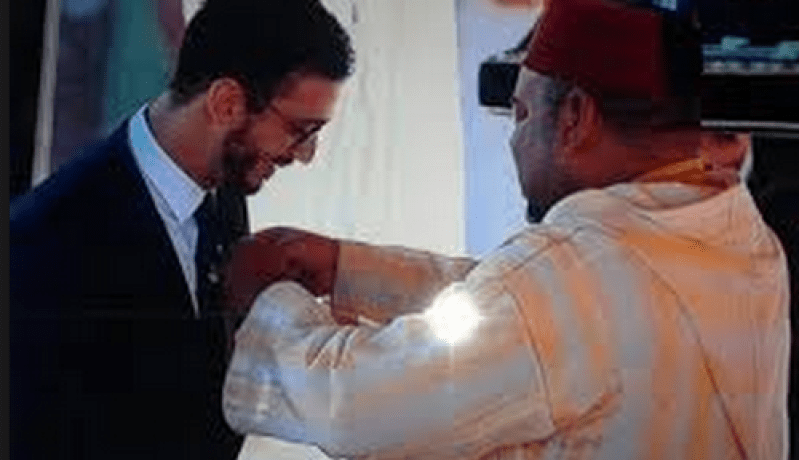العاهل المغربي يمنح سعد المجرد المكافأة الوطنية بدرجة فارس