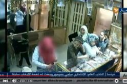 بالفيديو شاهد احترافية سيدة رفقة زوجها في سرقة المجوهرات بميلة