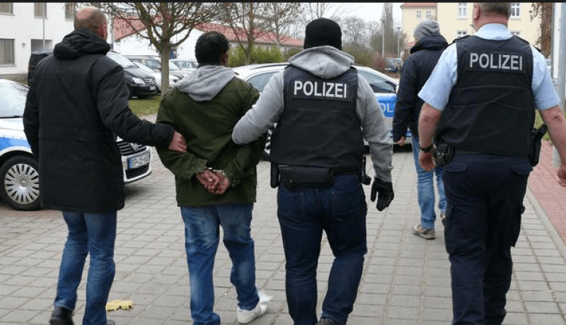 القبض على 12 مهاجرا غير شرعي داخل قطار شحن بألمانيا