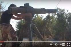 بالفيديو مسلحون يستهدفون مروحية رابضة على الأرض في شمال اللاذقية