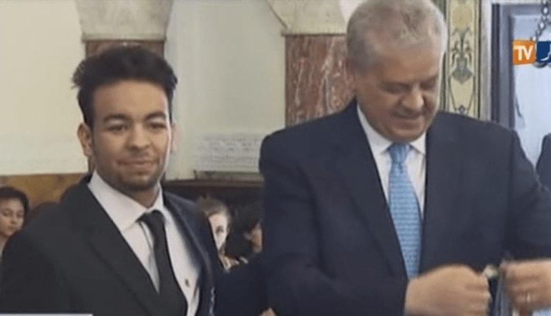 سلال يكرم المتفوقين في شهادة البكالوريا دورة جوان 2015