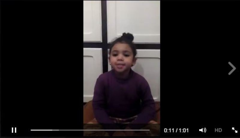 بالفيديو تعريف رائع  للنبي محمد في دقيقة واحدة مع هذه الطفلة الصغيرة