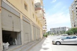 هدام وبلجود يشرفان على توزيع المحلات لأصحاب أونساج