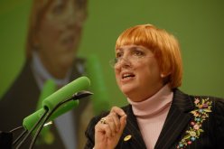 نائب رئيس البرلمان الألماني: “الجزائر قادرة على لعب دور كبير في إستقرار المنطقة”