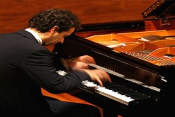 عازف البيانو الإيطالي كريستيان ليوتا يحيي حفلا بالجزائر العاصمة