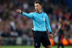 بالفيديو..حكم إنجليزي شهير يوقف مباراة في الدوري السعودي إحتراما للأذان !