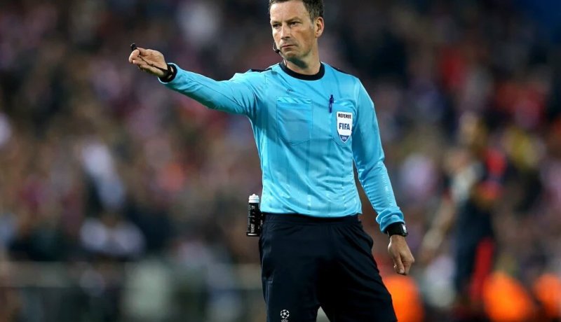 بالفيديو..حكم إنجليزي شهير يوقف مباراة في الدوري السعودي إحتراما للأذان !