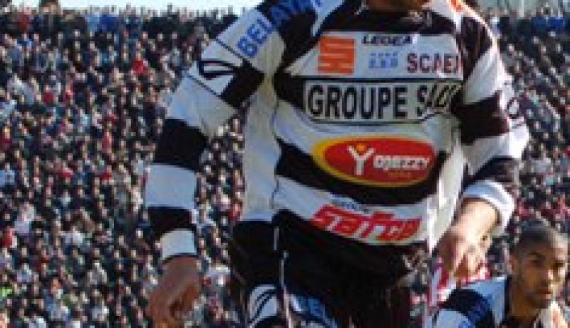 زيارة بوتفليقة تؤجل عقوبة المحتجين وسرار في ضيافة عائلة المرحوم”سوالمية”