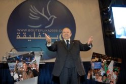 ''الباتنيات'' يحولن التجمع الأول لبوتفليقة إلى فضاء للبكاء والعويل