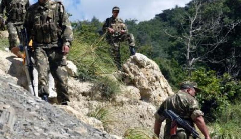 استرجاع قناطير من ''التي آن تي'' وقارورات حمض الكبريت