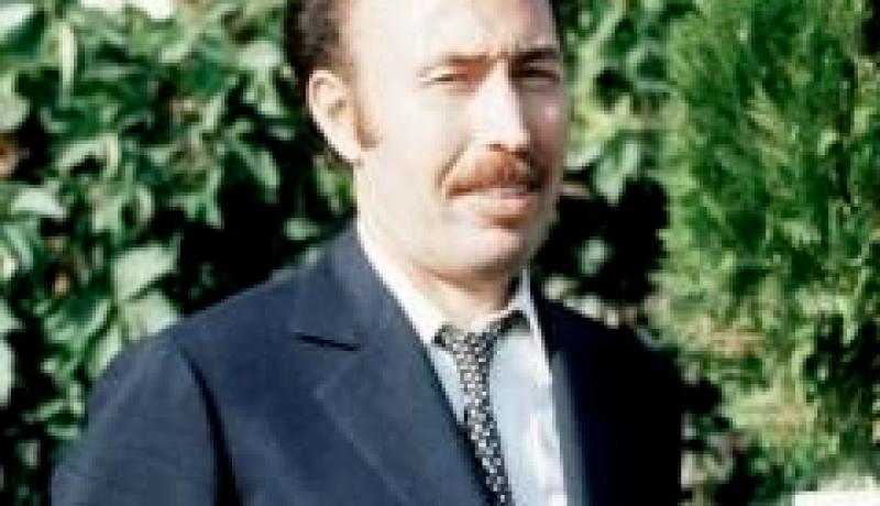 “الشاذلي كذاب وهو سبب الإرهاب في الجزائر ..وعليه بغلق فمه”