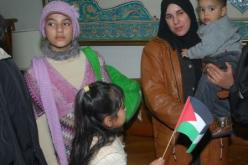 العائلات الجزائرية الناجية  تذرف دموع الفرح والأسى في آن واحد