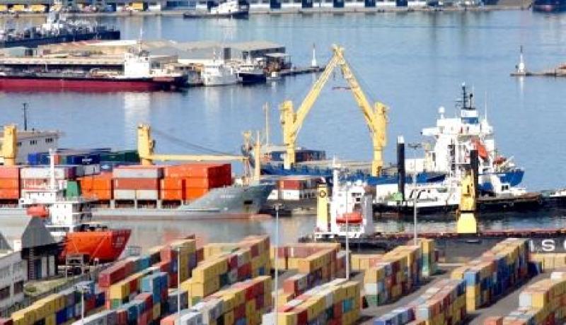 إجبار الشركات الأجنبية للاستيراد على مساهمة الجزائريين بـ 30 بالمائة على الأقل في رأسمالها