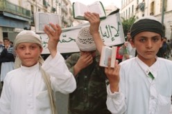 أطفال أغوتهم ''القاعدة '' بالمال والزواج