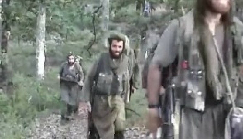 الأمن يحقق مع إداريين بشأن البطاقات المزورة التي عثرت بحوزة أمير كتيبة الفتح