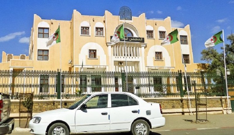 تبرئة 6 من إطارات الدولة من تهمة منح امتيازات للغير بغرداية