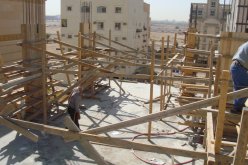 قطاع الأشغال العمومية والبناء فقدَ 100 ألف منصب شغل