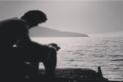 تعشق الأذن قبل العين أحيانا