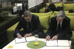 الإمضاء على إتفاقية شراكة بين “CNPSR” و “Renault Algérie”