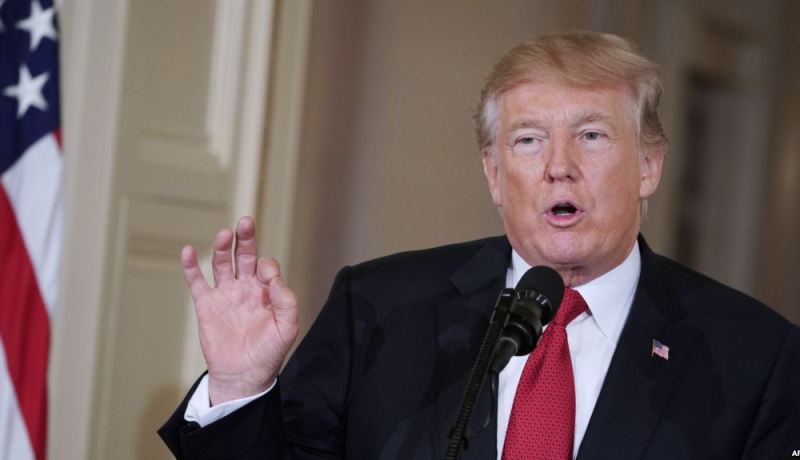 ترامب: الرصاص على المهاجرين جزاء الرشق بالحجارة