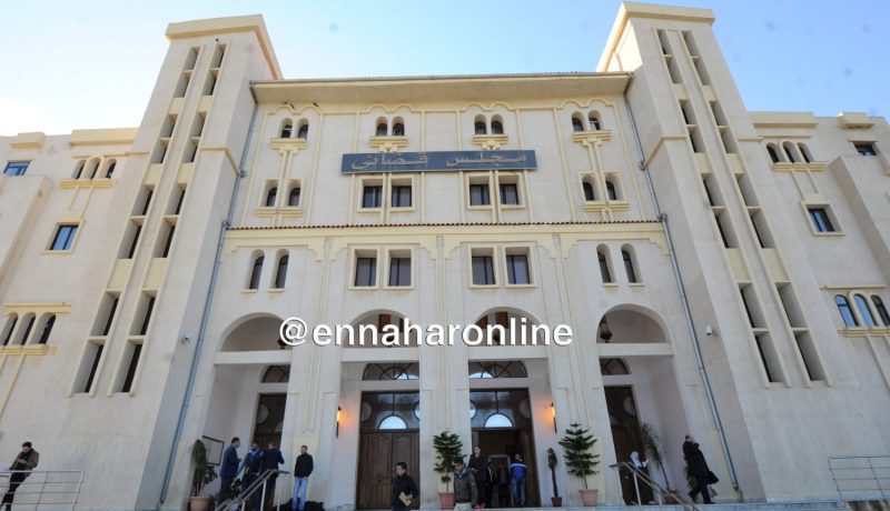 إمرأة تحاول الإنتحار “حرقا ” بعد الحكم على إبنها بالسجن لـ10 سنوات