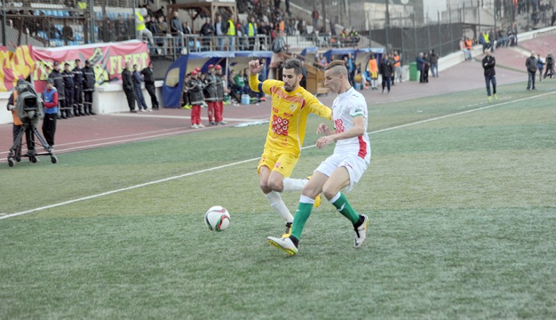 الوفاق يحسم قمة الشرق… الكاب يكرم المدية بثلاثية وبلعباس تطيح بالحراش في لافيجري