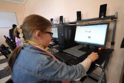 أساتذة يلجأون إلى «غوغل» لتعويض غياب الكتاب المدرسي