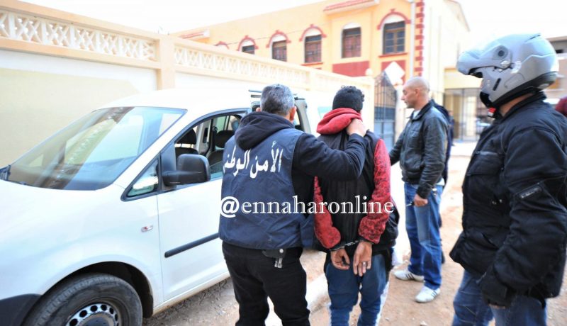 العاصمة .. توقيف شخصين حاولا تهريب 46 ألف علبة سجائر