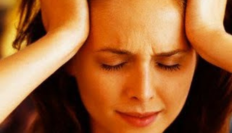 عصبية زوجي‮ ‬تنغص أيامي‮ ‬فما سبيلي‮ ‬لأنعم بحياتي