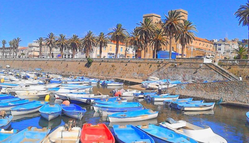 الطارف: إستقبال 41 بحارا جزائريا عائدين من السودان بالميناء الجديد في القالة