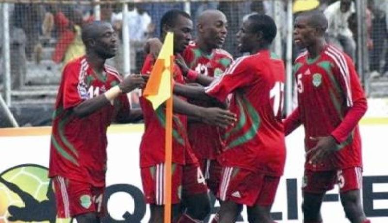 مدرب مالاوي يتحدى الجزائر ويؤكد على بلوغ الدور الثاني في أنغولا