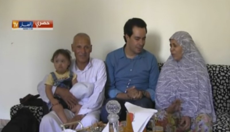 تلفزيون النهار يزور منزل عائلة مخلوفي.. وهذا ما تقوله والدته