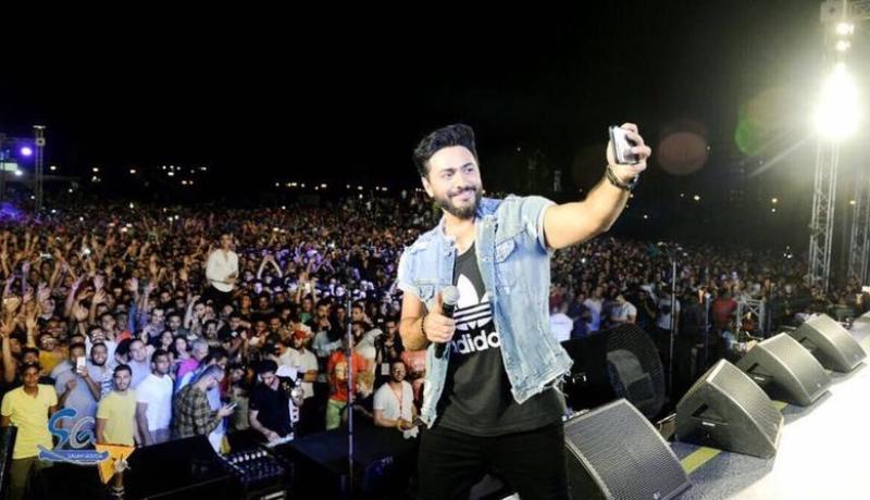 “تامر حسني” يؤجل حفلا غنائيا بسبب وضعه الصحي